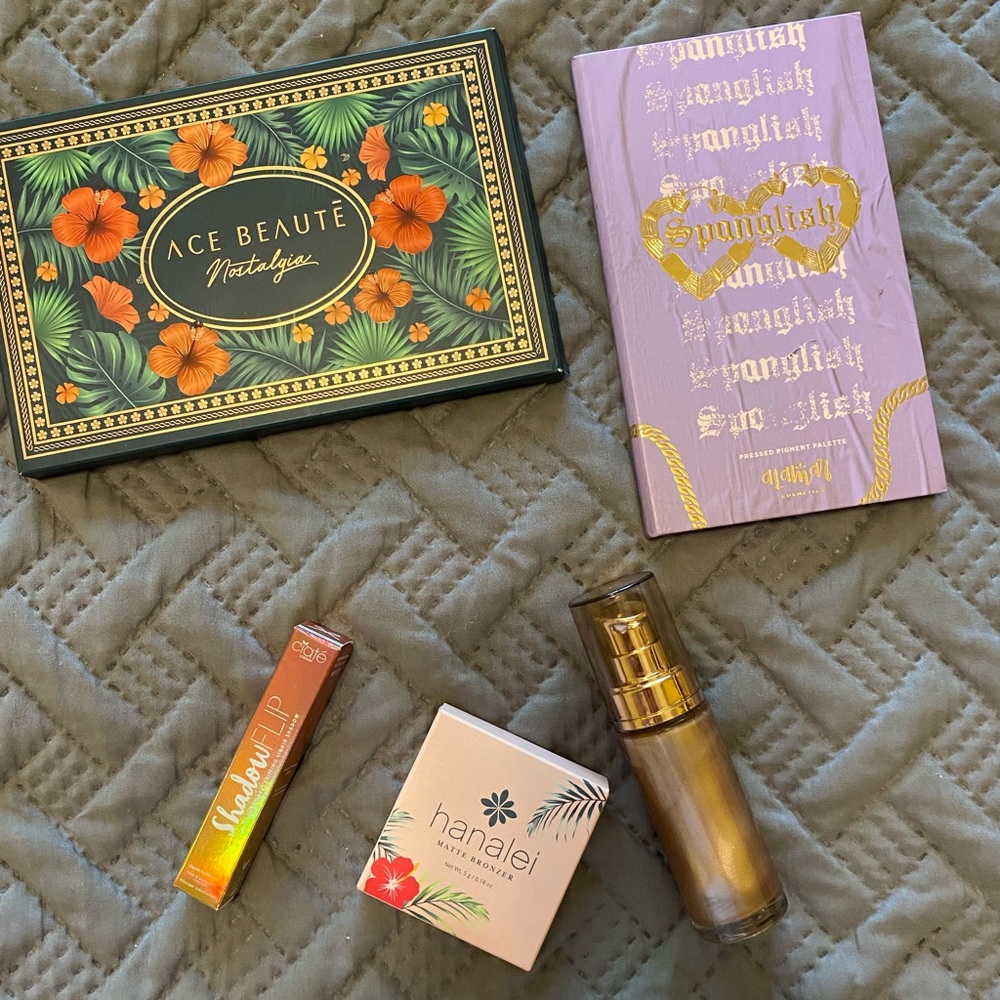 Mixed lot of makeup